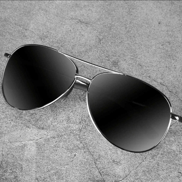Foster Grant Other - AVIATOR NWT Sunglasses Polorized Dark Grey Silver Foster Grant